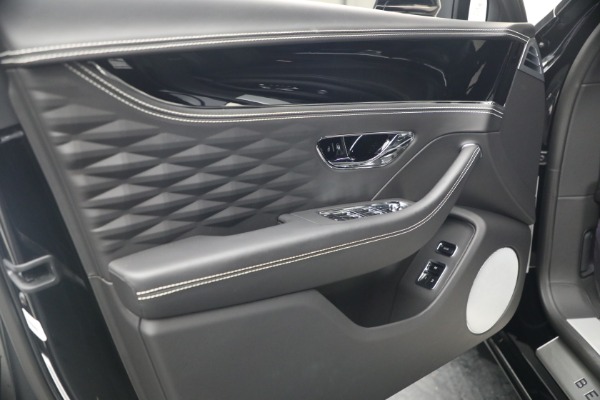 Used 2022 Bentley Flying Spur W12 for sale $195,900 at Rolls-Royce Motor Cars Greenwich in Greenwich CT 06830 18
