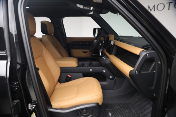 Used 2024 Land Rover Defender 110 V8 P525 for sale $84,900 at Rolls-Royce Motor Cars Greenwich in Greenwich CT 06830 16