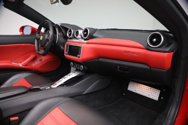 Used 2017 Ferrari California T for sale $163,900 at Rolls-Royce Motor Cars Greenwich in Greenwich CT 06830 19