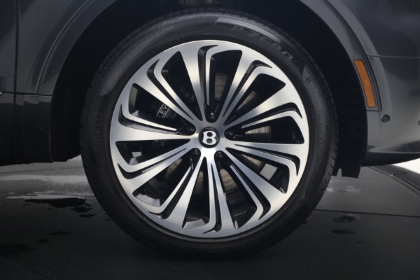 Used 2026 Bentley Bentayga EWB Azure V8 for sale $279,900 at Rolls-Royce Motor Cars Greenwich in Greenwich CT 06830 17