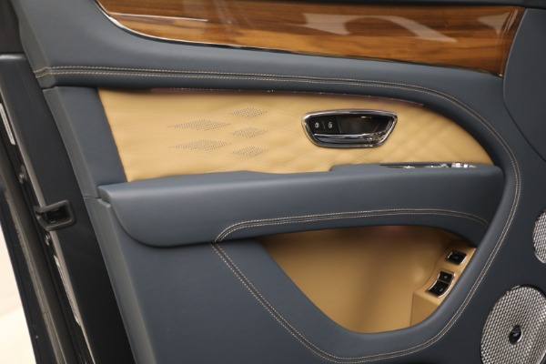 Used 2026 Bentley Bentayga EWB Azure V8 for sale $279,900 at Rolls-Royce Motor Cars Greenwich in Greenwich CT 06830 21