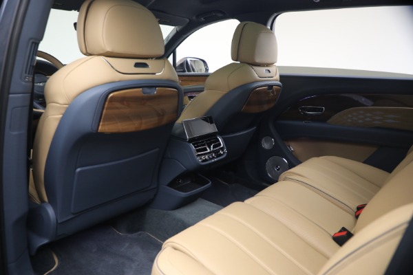 Used 2026 Bentley Bentayga EWB Azure V8 for sale $279,900 at Rolls-Royce Motor Cars Greenwich in Greenwich CT 06830 22