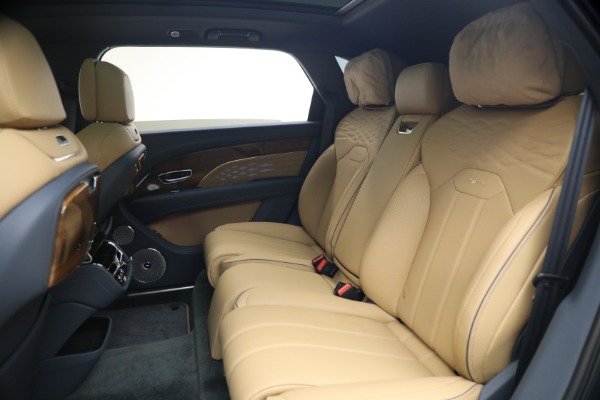 Used 2026 Bentley Bentayga EWB Azure V8 for sale $279,900 at Rolls-Royce Motor Cars Greenwich in Greenwich CT 06830 24