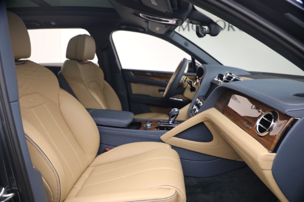 Used 2026 Bentley Bentayga EWB Azure V8 for sale $279,900 at Rolls-Royce Motor Cars Greenwich in Greenwich CT 06830 27