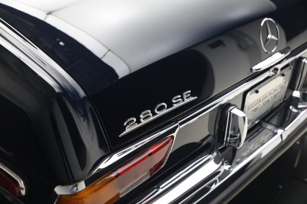 Used 1971 Mercedes-Benz 280SE 3.5 Cabriolet for sale $475,000 at Rolls-Royce Motor Cars Greenwich in Greenwich CT 06830 22