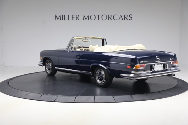 Used 1971 Mercedes-Benz 280SE 3.5 Cabriolet for sale $475,000 at Rolls-Royce Motor Cars Greenwich in Greenwich CT 06830 4