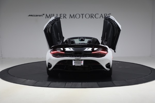 New 2027 McLaren 750S Spider Performance for sale $471,170 at Rolls-Royce Motor Cars Greenwich in Greenwich CT 06830 16