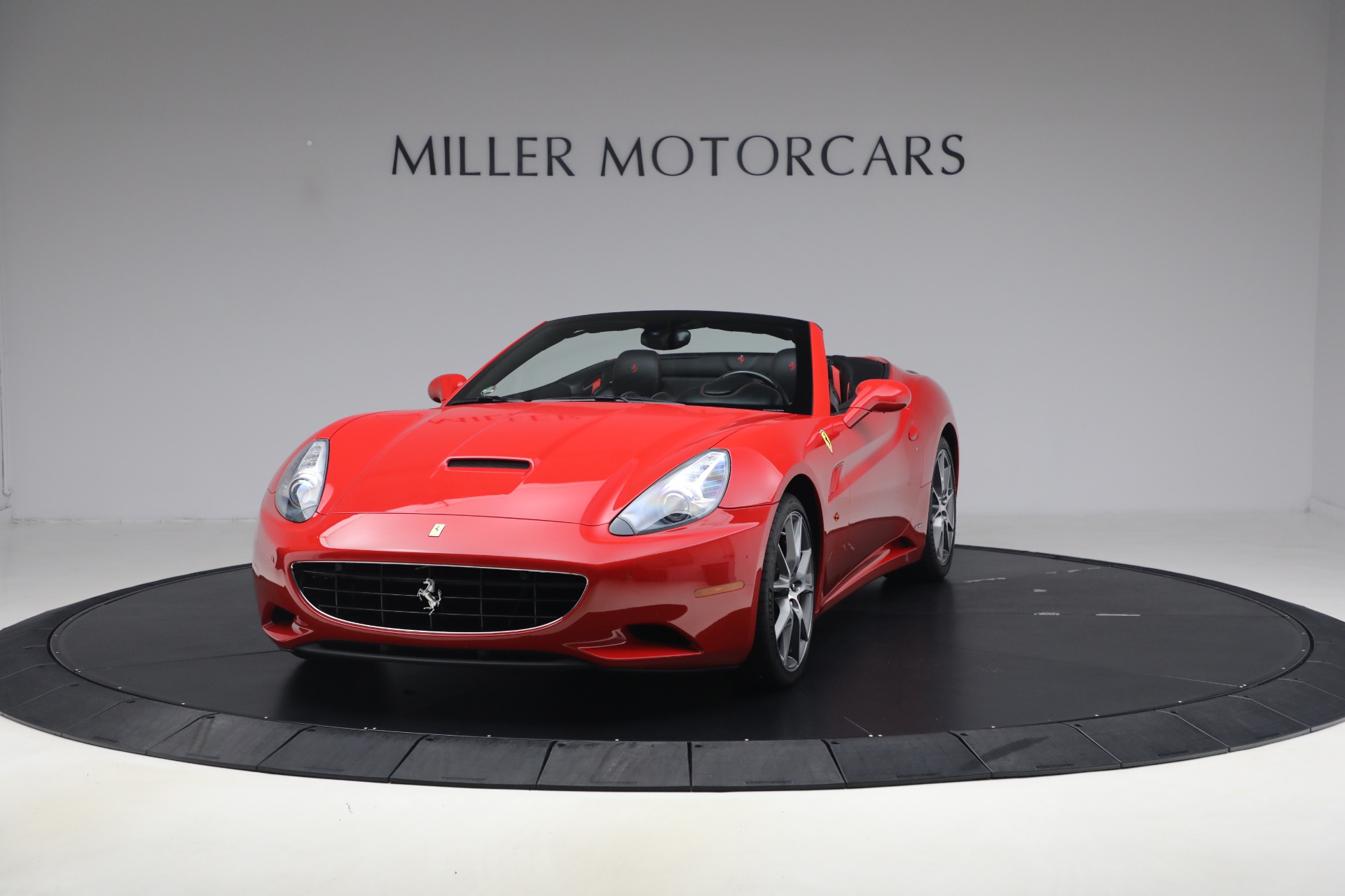 Used 2014 Ferrari California 30 for sale $115,900 at Rolls-Royce Motor Cars Greenwich in Greenwich CT 06830 1