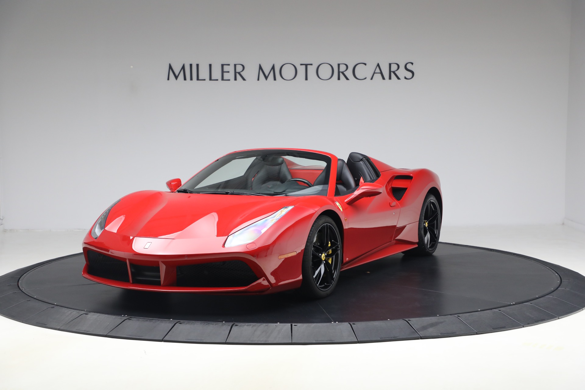 Used 2019 Ferrari 488 Spider for sale $419,900 at Rolls-Royce Motor Cars Greenwich in Greenwich CT 06830 1