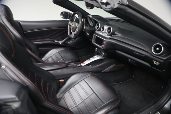 Used 2015 Ferrari California T for sale $139,900 at Rolls-Royce Motor Cars Greenwich in Greenwich CT 06830 18