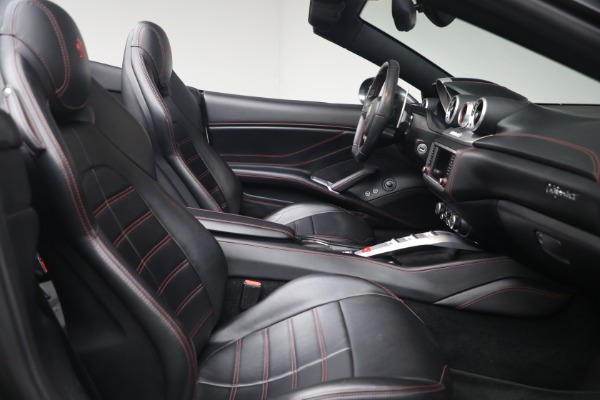 Used 2015 Ferrari California T for sale $139,900 at Rolls-Royce Motor Cars Greenwich in Greenwich CT 06830 19