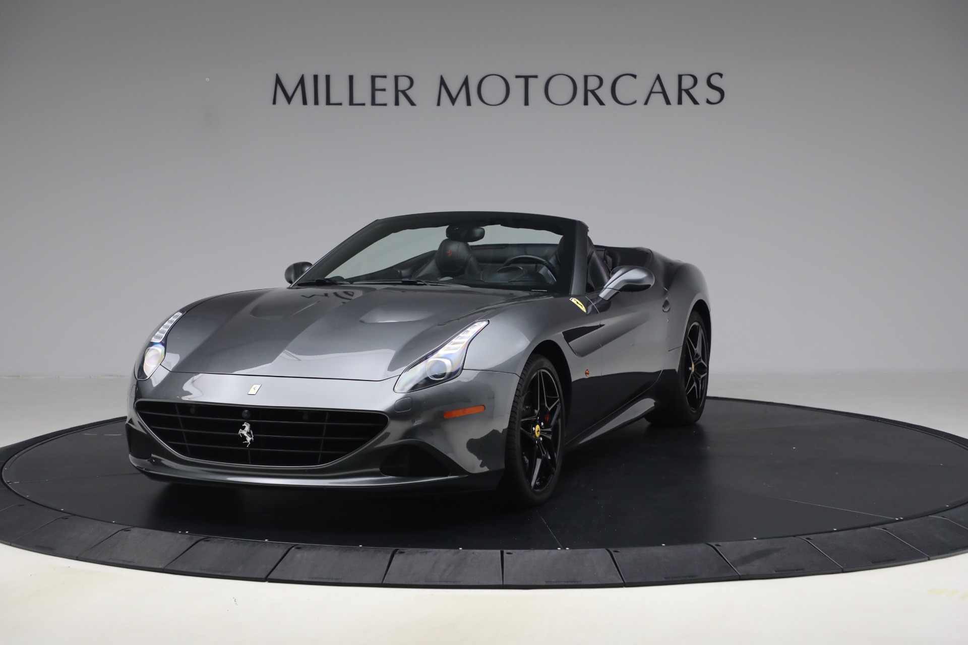 Used 2015 Ferrari California T for sale $139,900 at Rolls-Royce Motor Cars Greenwich in Greenwich CT 06830 1