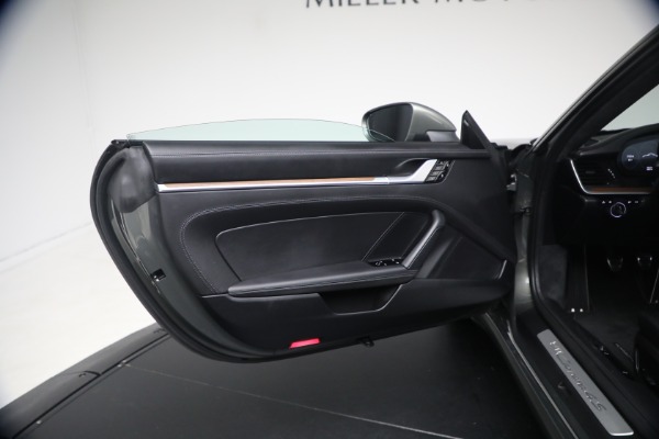 Used 2020 Porsche 911 Carrera 4S for sale $144,900 at Rolls-Royce Motor Cars Greenwich in Greenwich CT 06830 27