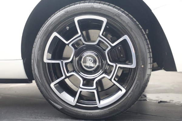 Used 2019 Rolls-Royce Black Badge Dawn for sale $299,900 at Rolls-Royce Motor Cars Greenwich in Greenwich CT 06830 25