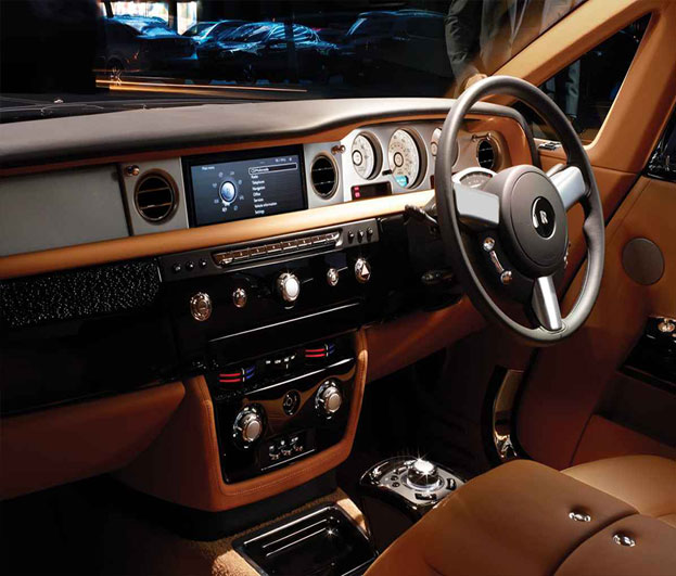 Rolls-Royce Phantom coupe dashboard