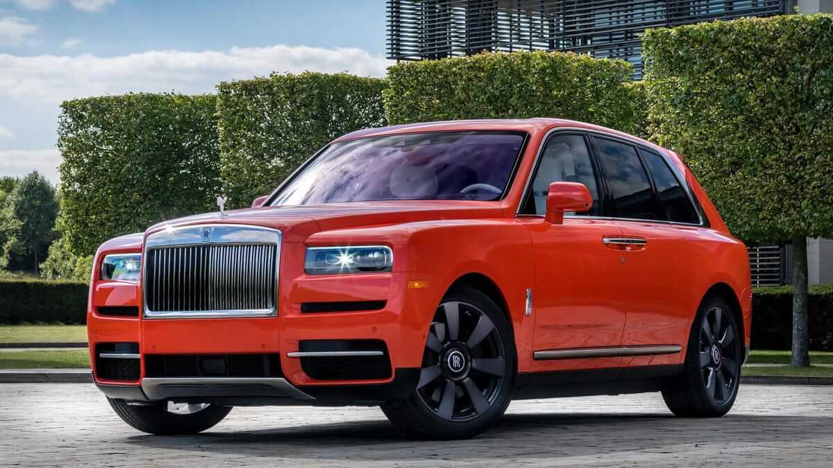 Rolls Royce Takes Luxury Off-Road With the Cullinan